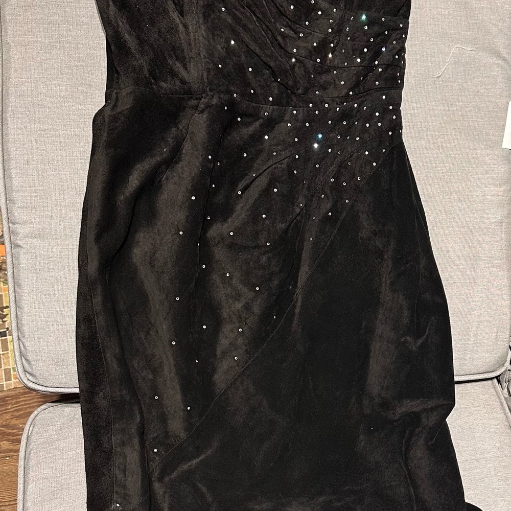 Positano Pelle-Elegant Black Dress with Rhinestone Accents